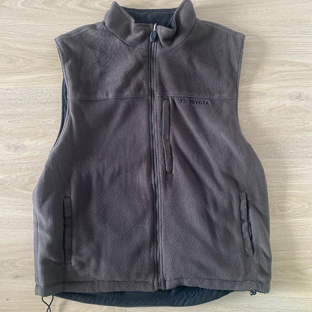 Storm Men’s Dark Gray Fleece Vest with Toyota Logo Size L